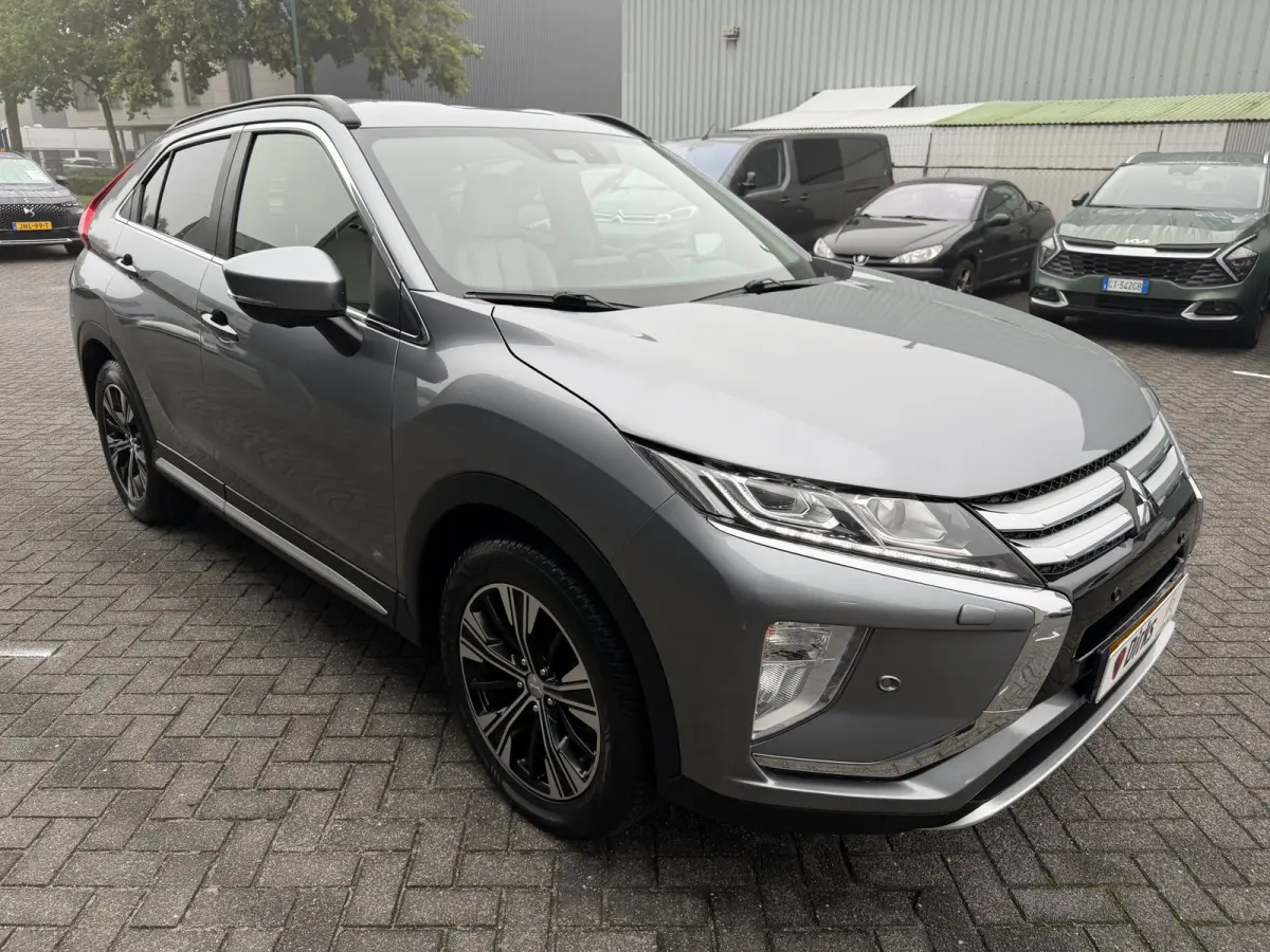 1.5 DI-T First Edition (Trekhaak (1.600kg) - Camera - Leder incl stoelverwarming - Parkeersensoren V+A - Keyless Entry - Head up)