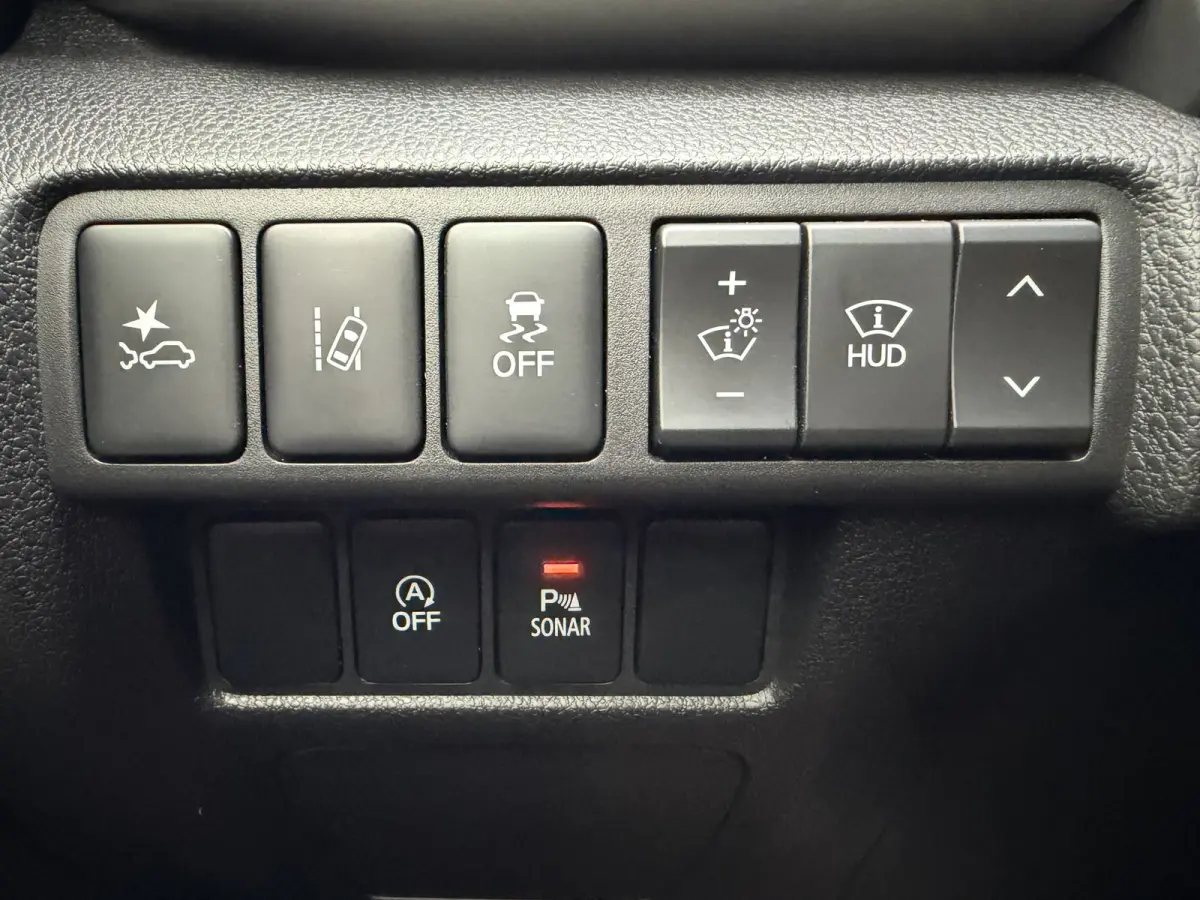 1.5 DI-T First Edition (Trekhaak (1.600kg) - Camera - Leder incl stoelverwarming - Parkeersensoren V+A - Keyless Entry - Head up)