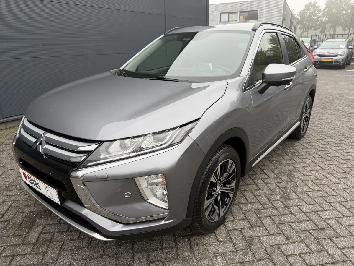 1.5 DI-T First Edition (Trekhaak (1.600kg) - Camera - Leder incl stoelverwarming - Parkeersensoren V+A - Keyless Entry - Head up)
