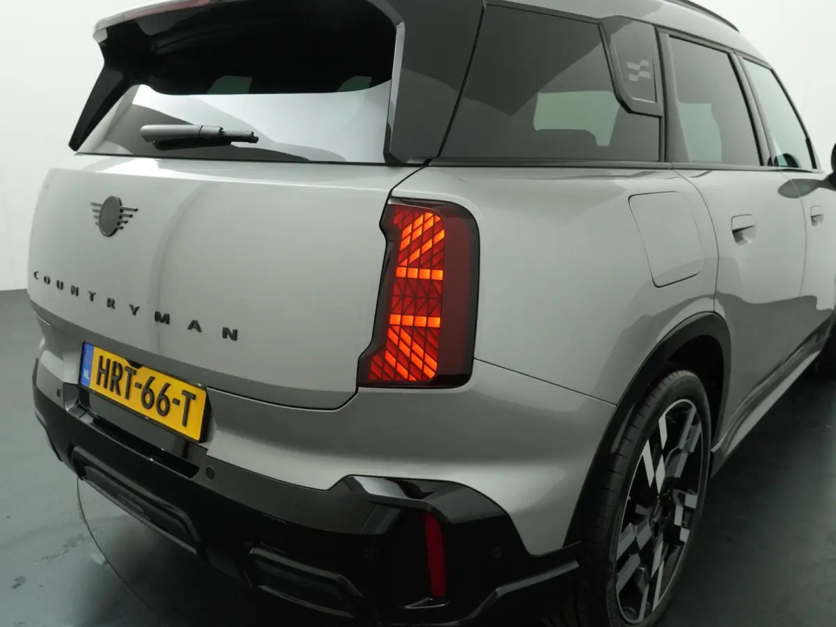 C JCW Trim | Pakket XL| Glazen Panoramadak | Trekhaak Elektrisch | Stuur & Stoelverwarming | Harman Kardon | Head-Up Display | Active Cruise Control |