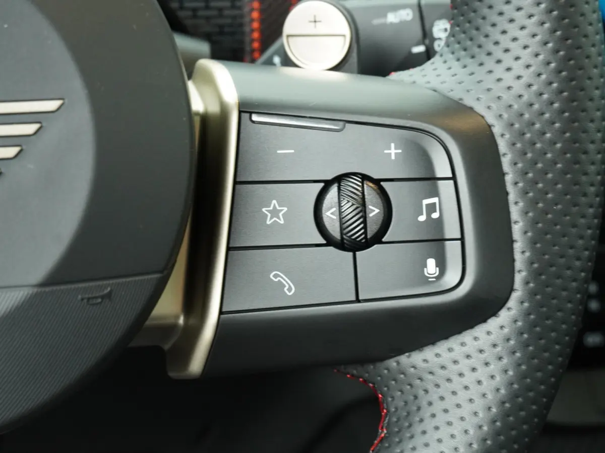 C JCW Trim | Pakket XL| Glazen Panoramadak | Trekhaak Elektrisch | Stuur & Stoelverwarming | Harman Kardon | Head-Up Display | Active Cruise Control |