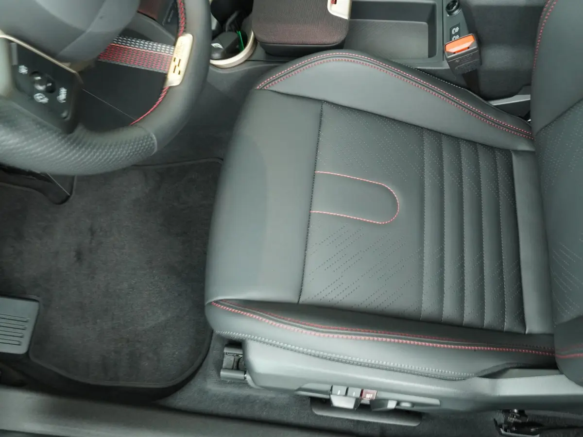 C JCW Trim | Pakket XL| Glazen Panoramadak | Trekhaak Elektrisch | Stuur & Stoelverwarming | Harman Kardon | Head-Up Display | Active Cruise Control |