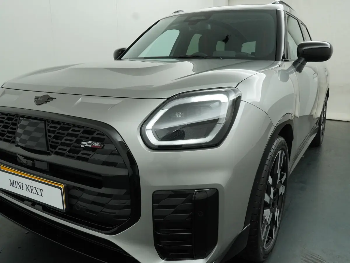 C JCW Trim | Pakket XL| Glazen Panoramadak | Trekhaak Elektrisch | Stuur & Stoelverwarming | Harman Kardon | Head-Up Display | Active Cruise Control |
