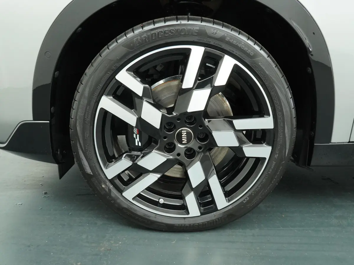 C JCW Trim | Pakket XL| Glazen Panoramadak | Trekhaak Elektrisch | Stuur & Stoelverwarming | Harman Kardon | Head-Up Display | Active Cruise Control |