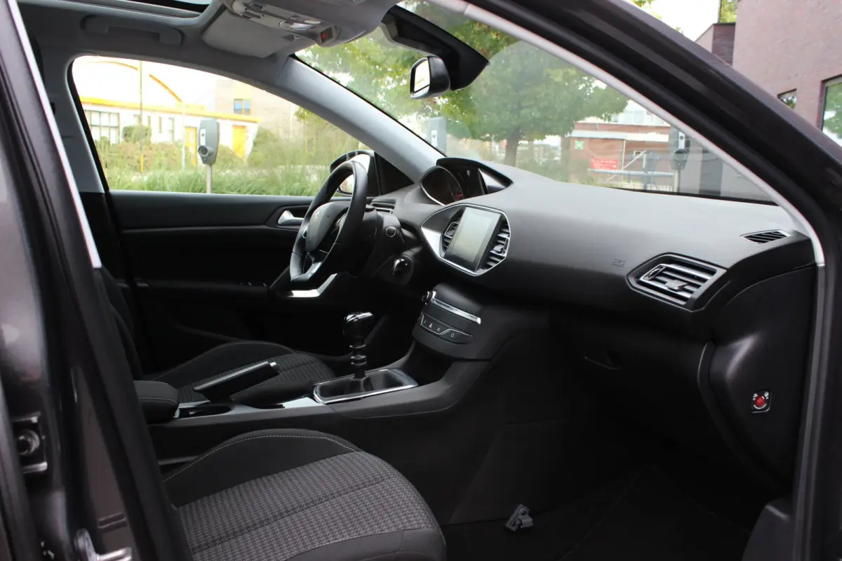 1.2 PureTech Blue Lease Executive