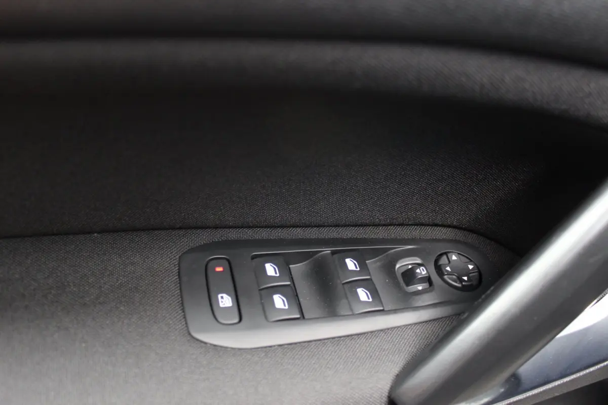 1.2 PureTech Blue Lease Executive