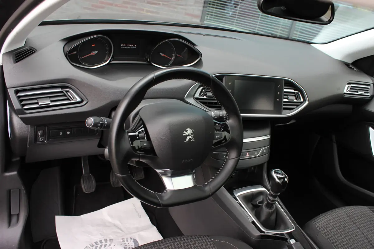 1.2 PureTech Blue Lease Executive