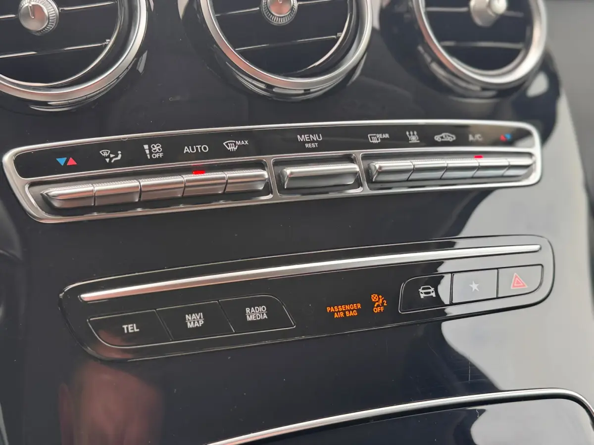 4MATIC l CAMERA l ADAPT.CRUISE l DODE HOEK l TREKHAAK l DEALER OND l