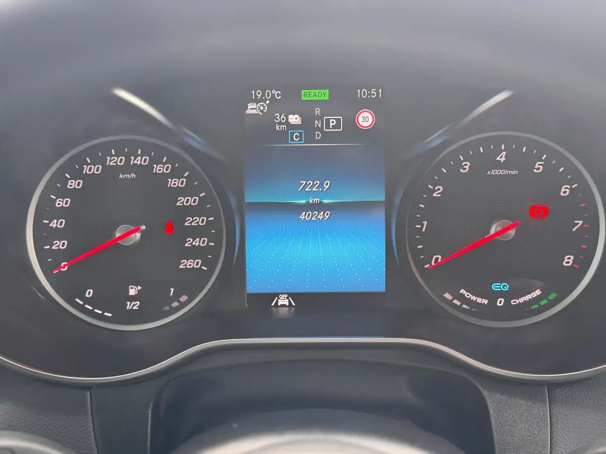 4MATIC l CAMERA l ADAPT.CRUISE l DODE HOEK l TREKHAAK l DEALER OND l