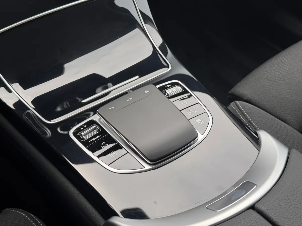 4MATIC l CAMERA l ADAPT.CRUISE l DODE HOEK l TREKHAAK l DEALER OND l