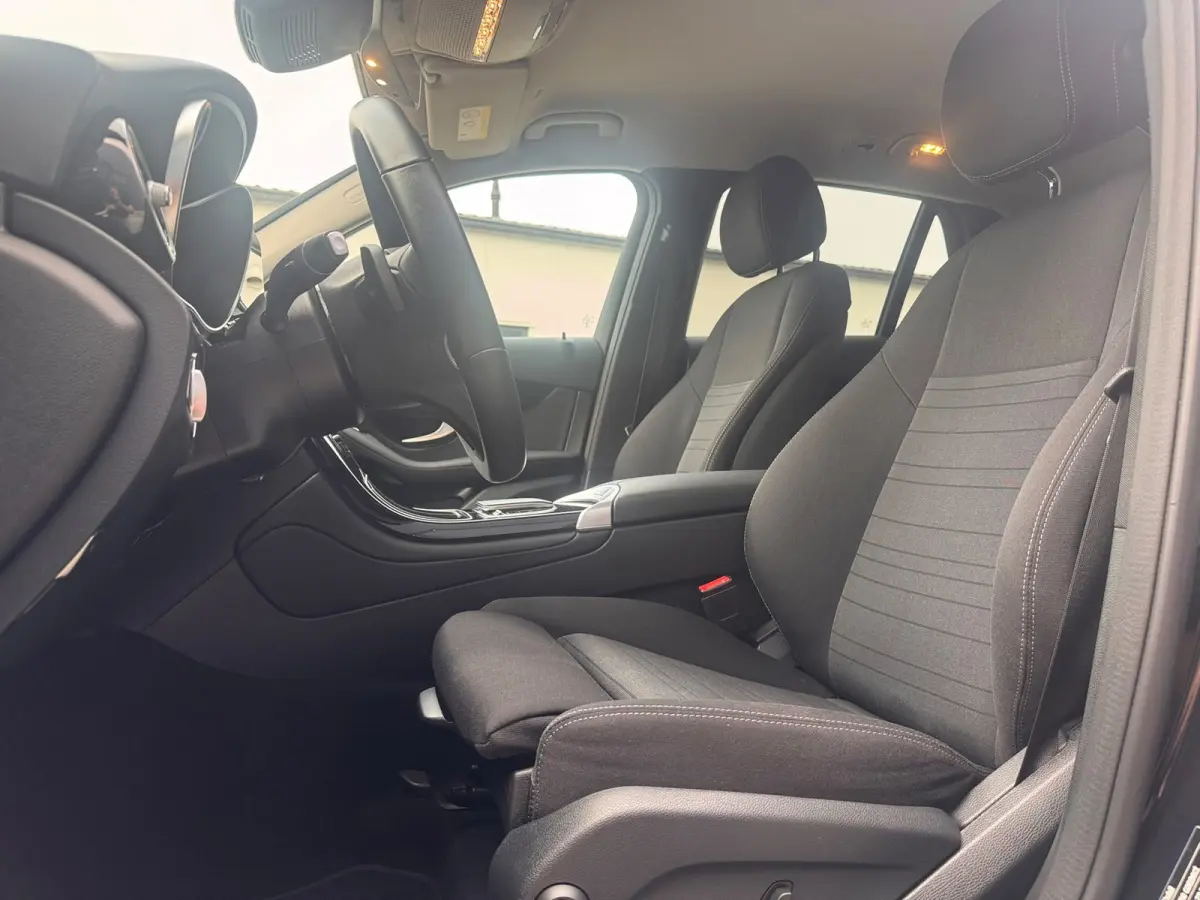 4MATIC l CAMERA l ADAPT.CRUISE l DODE HOEK l TREKHAAK l DEALER OND l