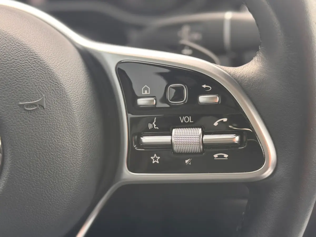 4MATIC l CAMERA l ADAPT.CRUISE l DODE HOEK l TREKHAAK l DEALER OND l
