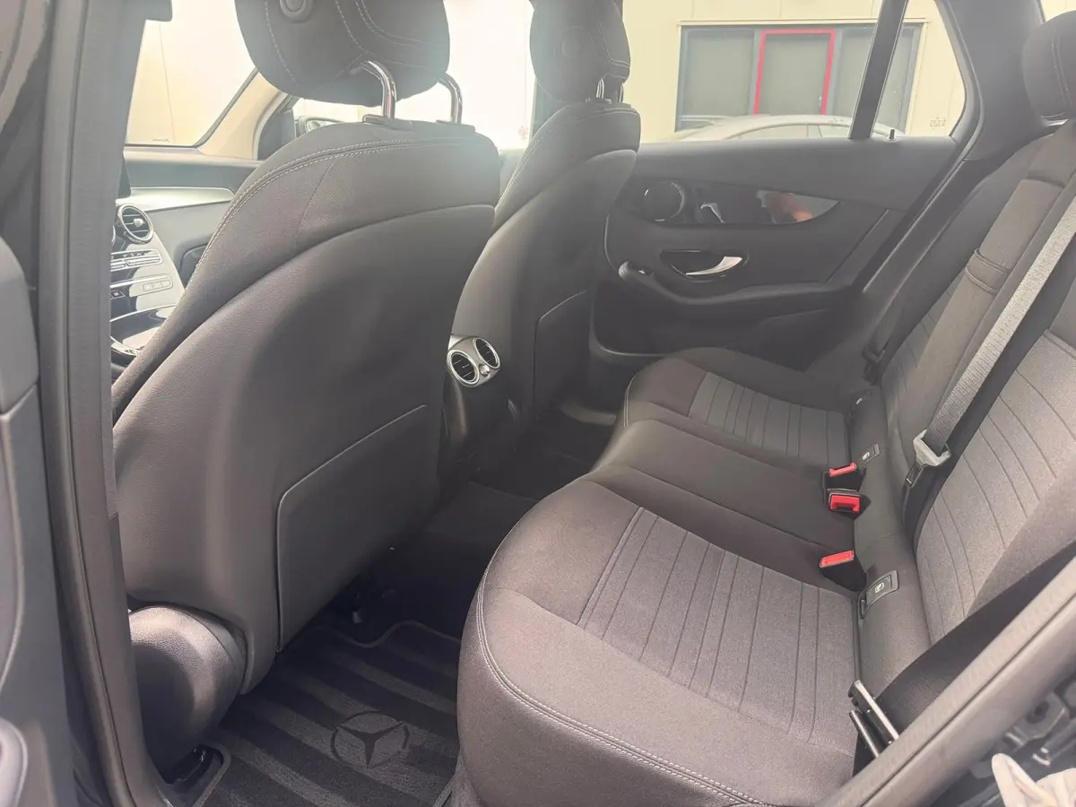 4MATIC l CAMERA l ADAPT.CRUISE l DODE HOEK l TREKHAAK l DEALER OND l