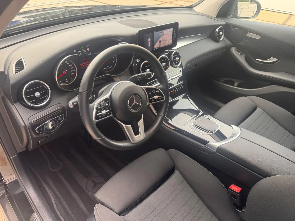 4MATIC l CAMERA l ADAPT.CRUISE l DODE HOEK l TREKHAAK l DEALER OND l