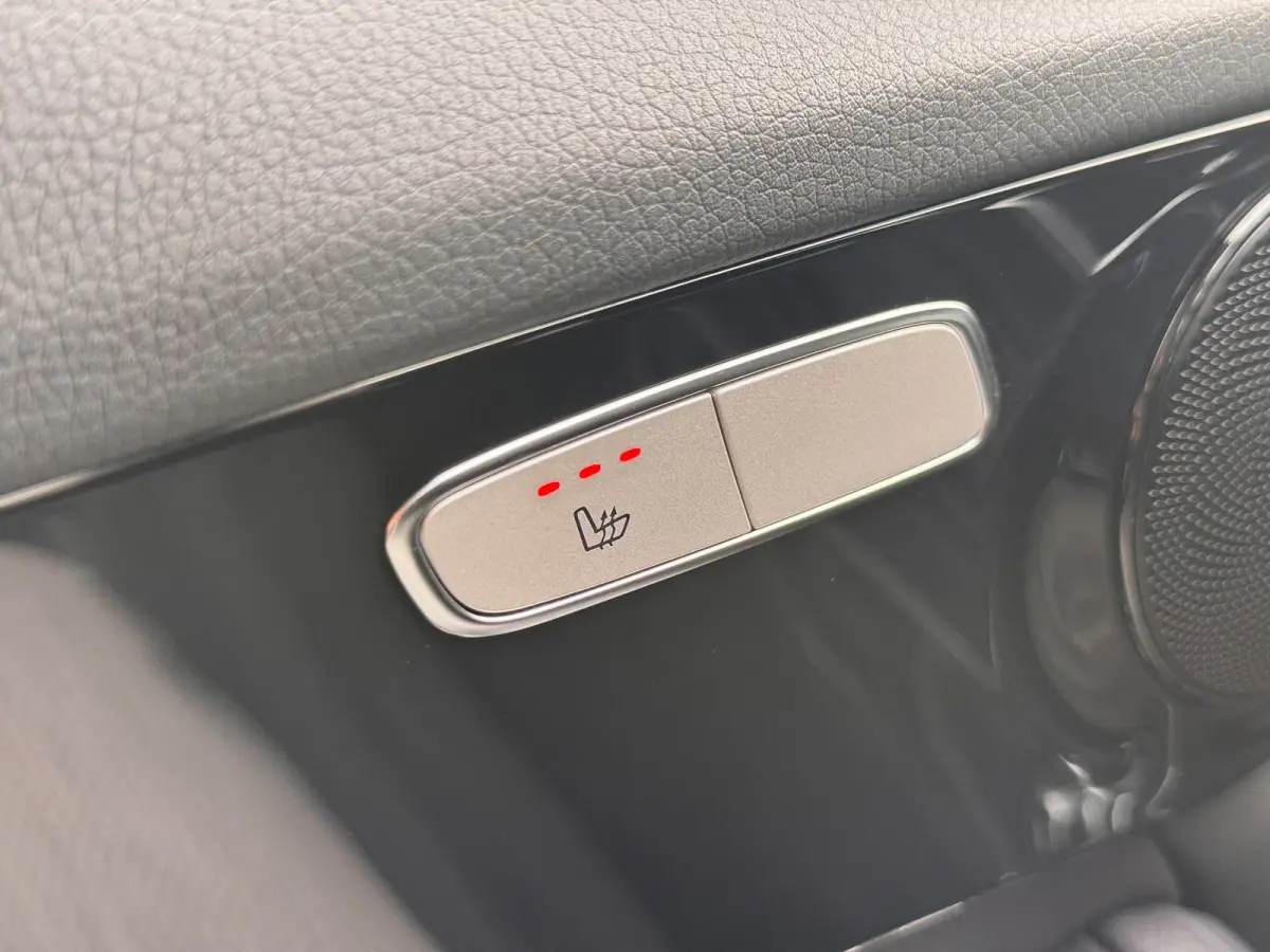4MATIC l CAMERA l ADAPT.CRUISE l DODE HOEK l TREKHAAK l DEALER OND l