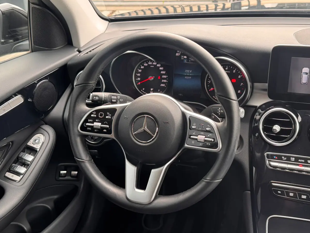 4MATIC l CAMERA l ADAPT.CRUISE l DODE HOEK l TREKHAAK l DEALER OND l