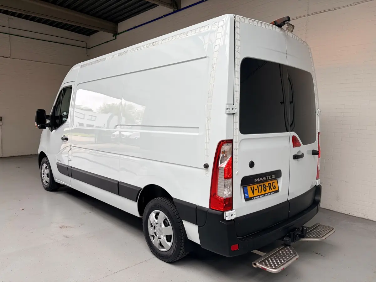 Servicewagen T35 2.3 dCi 145pk euro6 L2H2 BOTT Inrichting, Victron omvormer, Standkachel, Trekhaak, RIJKLAARPRIJS!