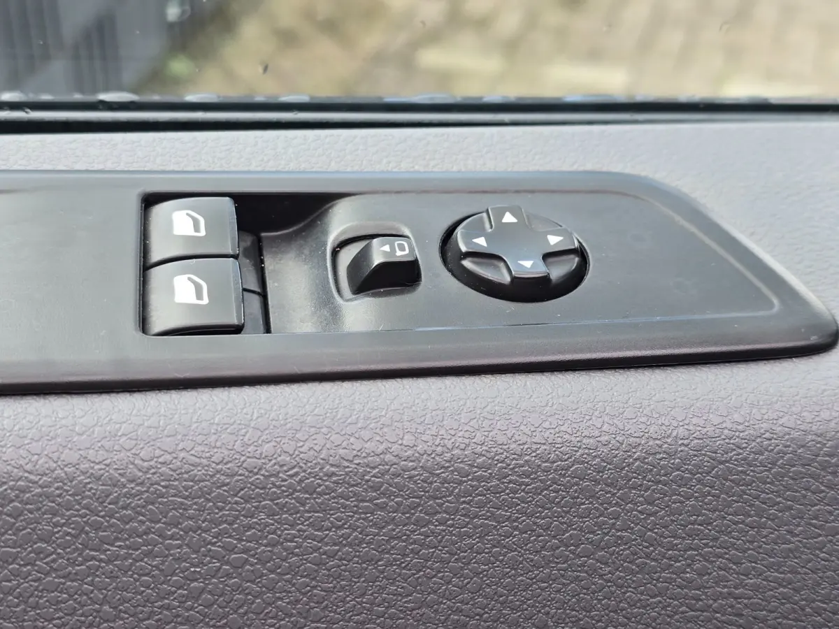 2.0 D-4D Professional / AUT / NAP / Navi / Cruise Control / 3 Zits / Schuifdeur / Trekhaak