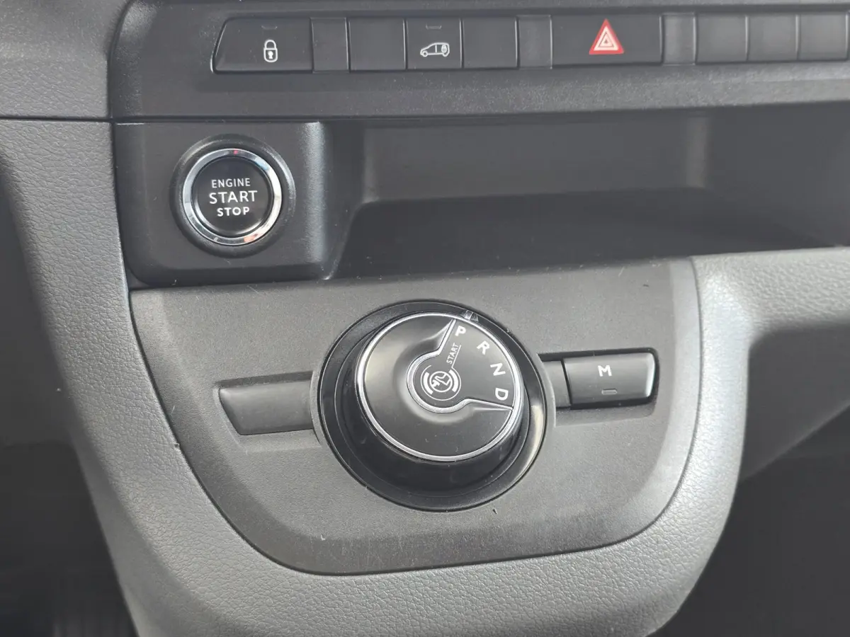 2.0 D-4D Professional / AUT / NAP / Navi / Cruise Control / 3 Zits / Schuifdeur / Trekhaak