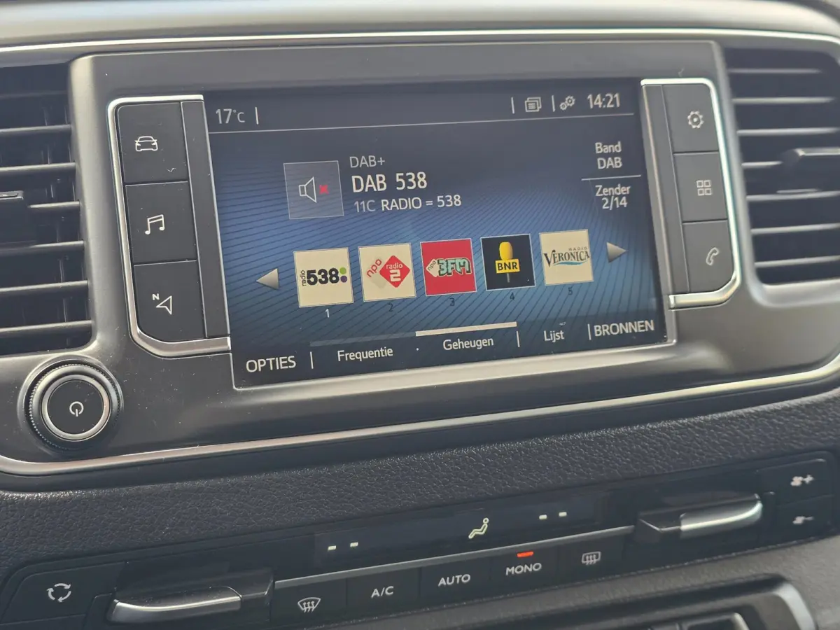 2.0 D-4D Professional / AUT / NAP / Navi / Cruise Control / 3 Zits / Schuifdeur / Trekhaak
