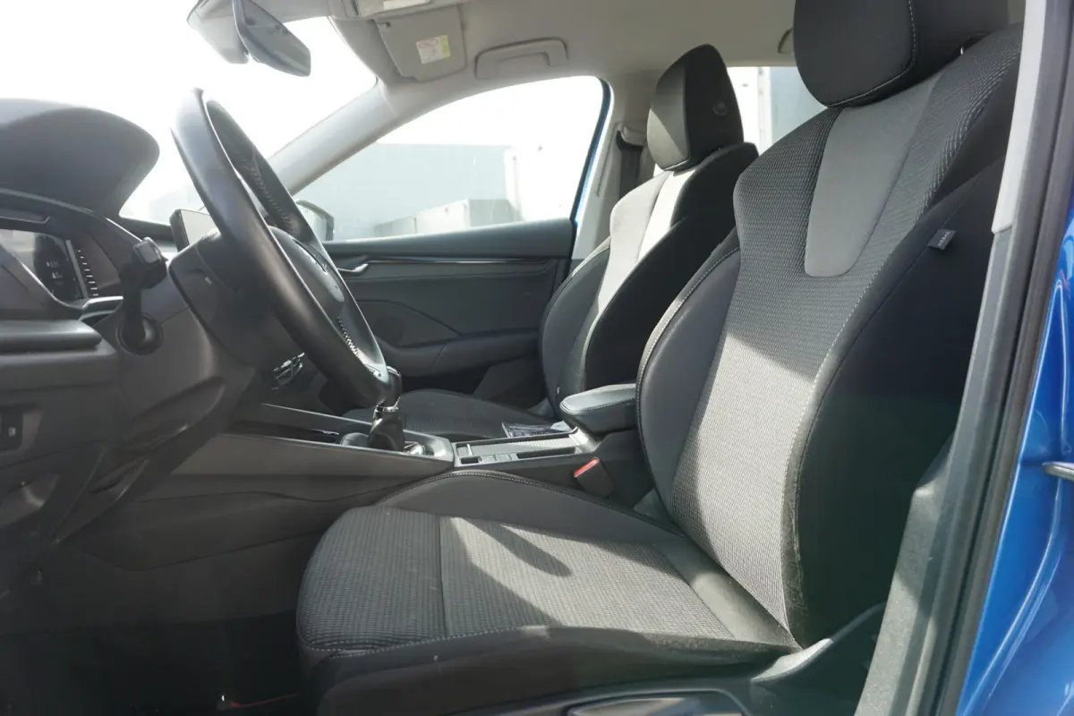 1.0 TSI Ambition | CARPLAY | KEYLESS | CLIMATE | DEALER ONDERHOUDEN |