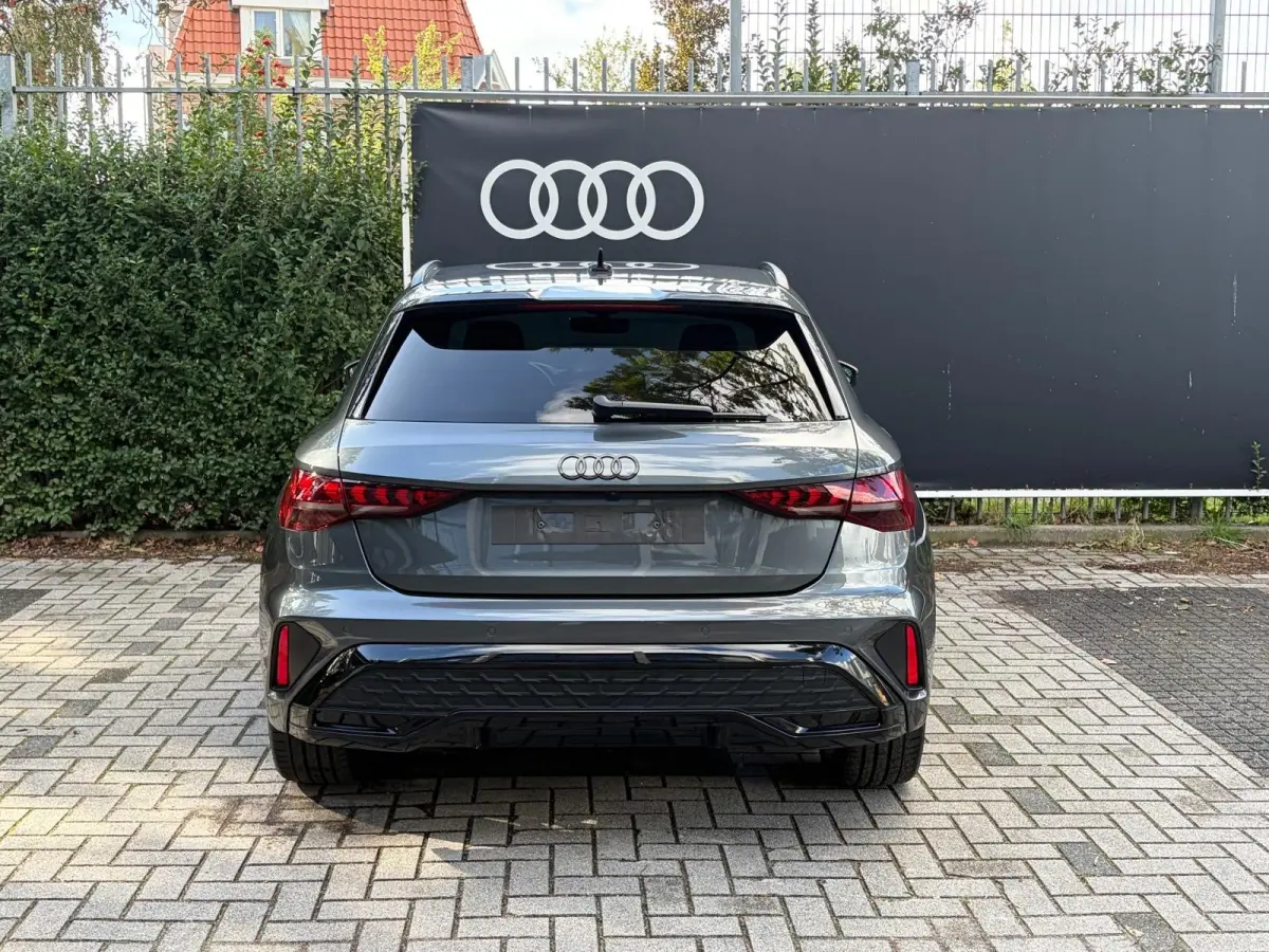 TFSI e 150 kW S line | Trekhaak | Sonos | Leer | Camera achter | Keyless | Matrix | Side assist | Adap cruise |
