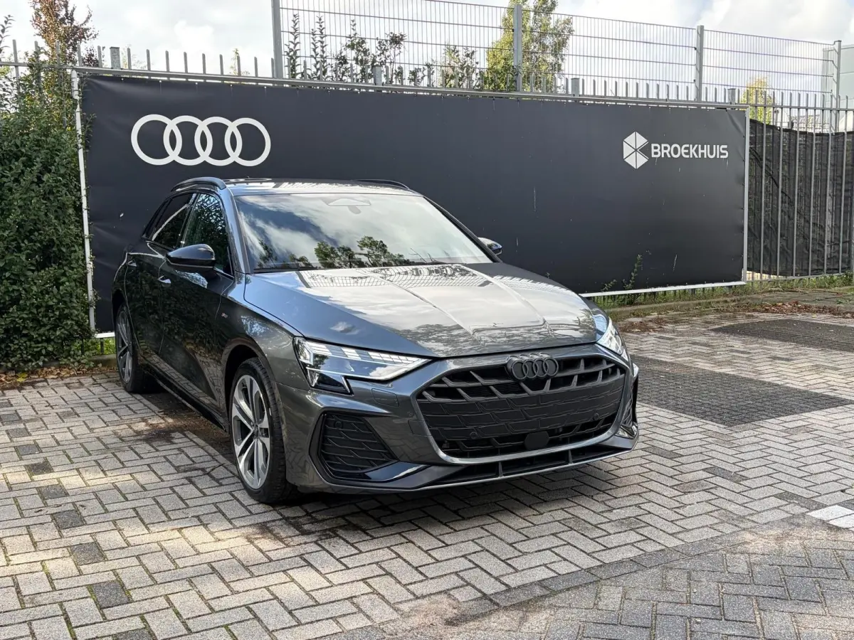 TFSI e 150 kW S line | Trekhaak | Sonos | Leer | Camera achter | Keyless | Matrix | Side assist | Adap cruise |