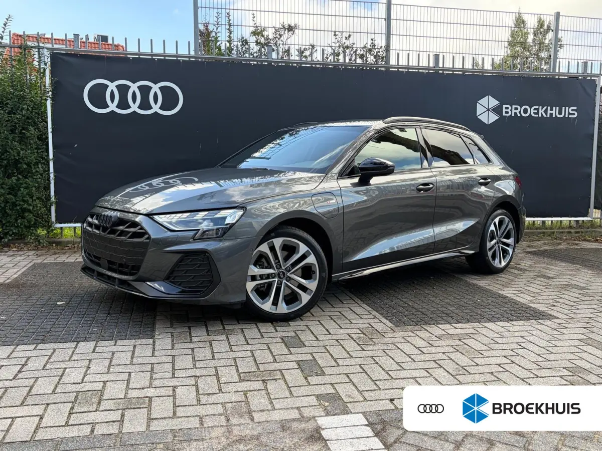 TFSI e 150 kW S line | Trekhaak | Sonos | Leer | Camera achter | Keyless | Matrix | Side assist | Adap cruise |