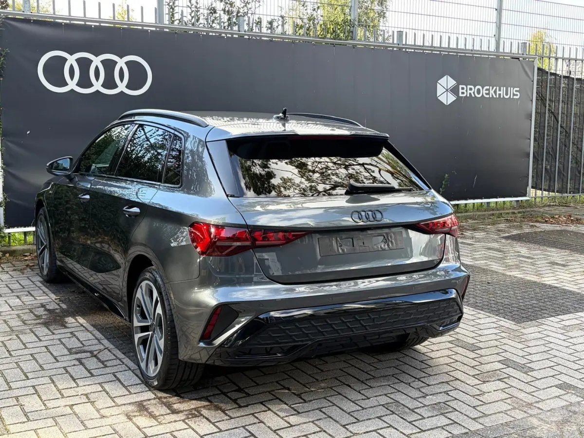 TFSI e 150 kW S line | Trekhaak | Sonos | Leer | Camera achter | Keyless | Matrix | Side assist | Adap cruise |