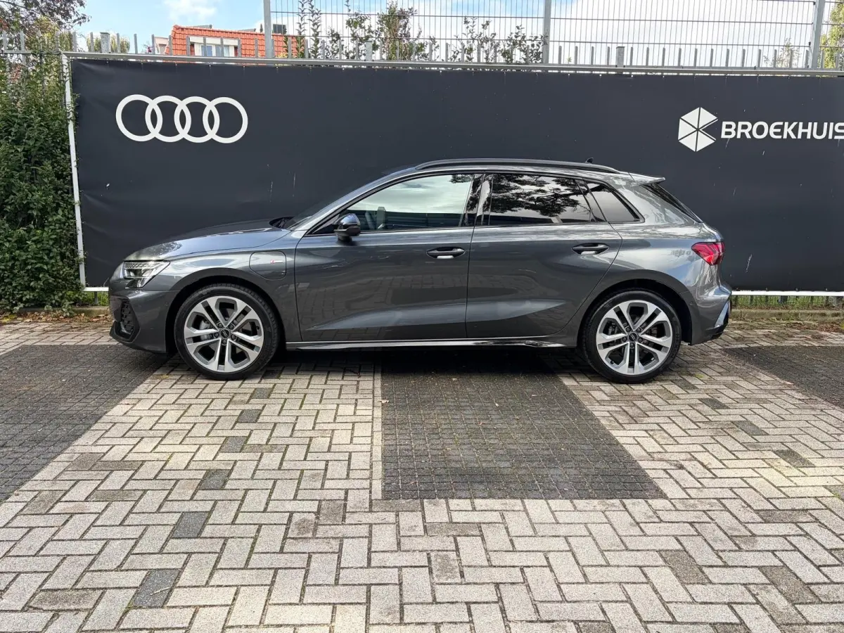 TFSI e 150 kW S line | Trekhaak | Sonos | Leer | Camera achter | Keyless | Matrix | Side assist | Adap cruise |