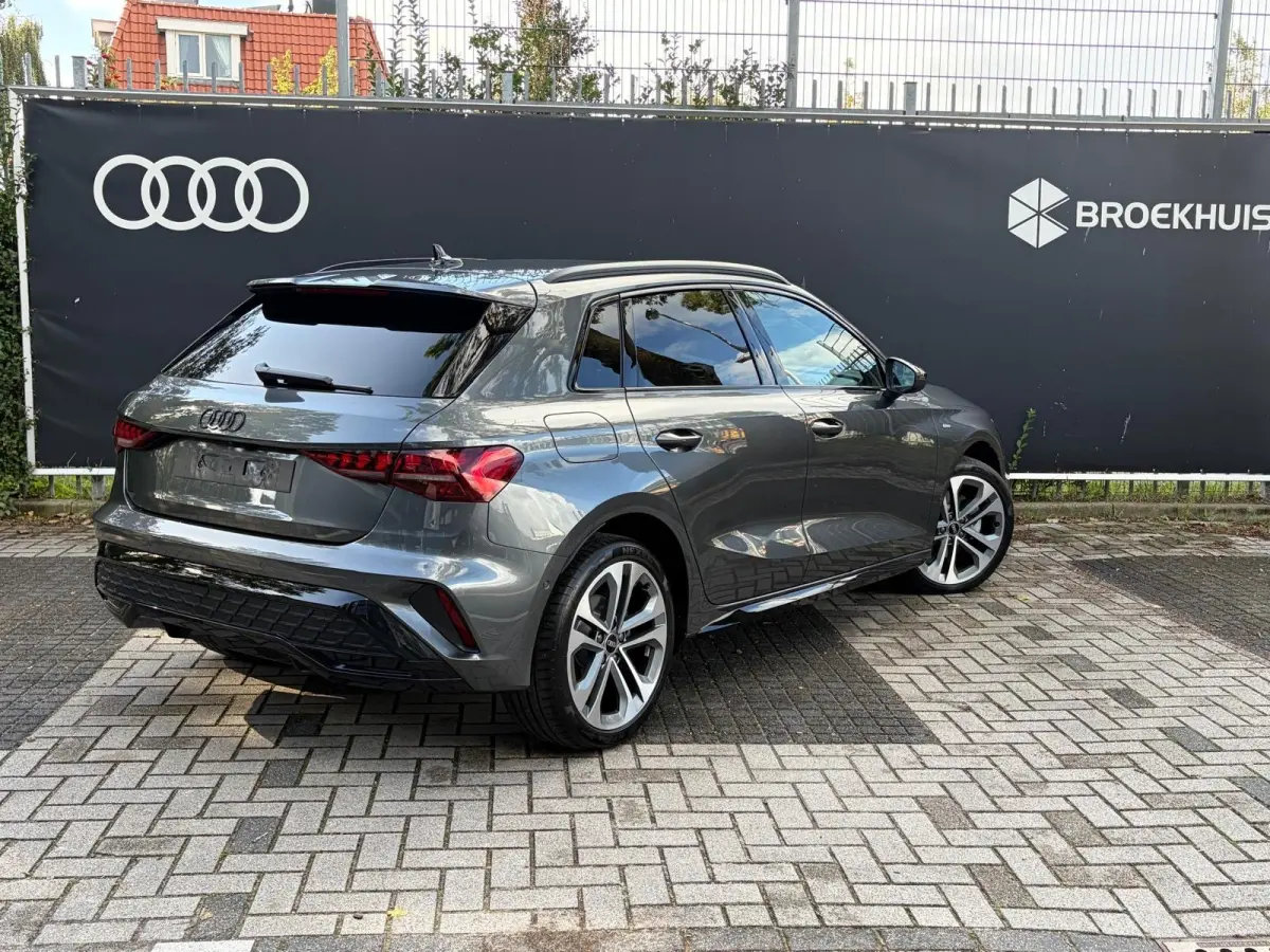 TFSI e 150 kW S line | Trekhaak | Sonos | Leer | Camera achter | Keyless | Matrix | Side assist | Adap cruise |