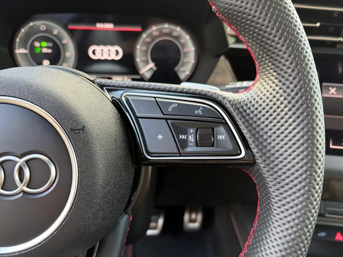 TFSI e 150 kW S line | Trekhaak | Sonos | Leer | Camera achter | Keyless | Matrix | Side assist | Adap cruise |