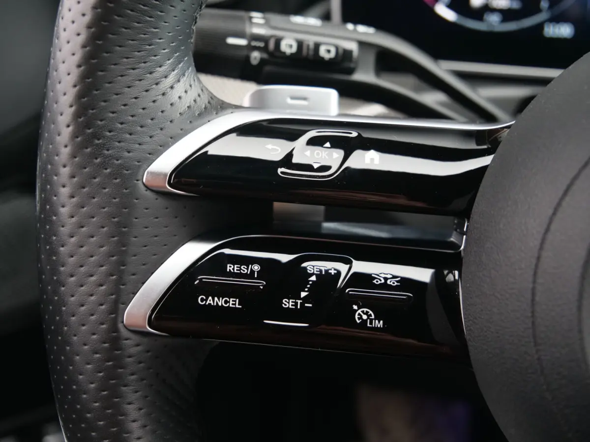 300 e AMG Line 313 Pk Automaat Navi / DAB / Apple Carplay / Trekhaak