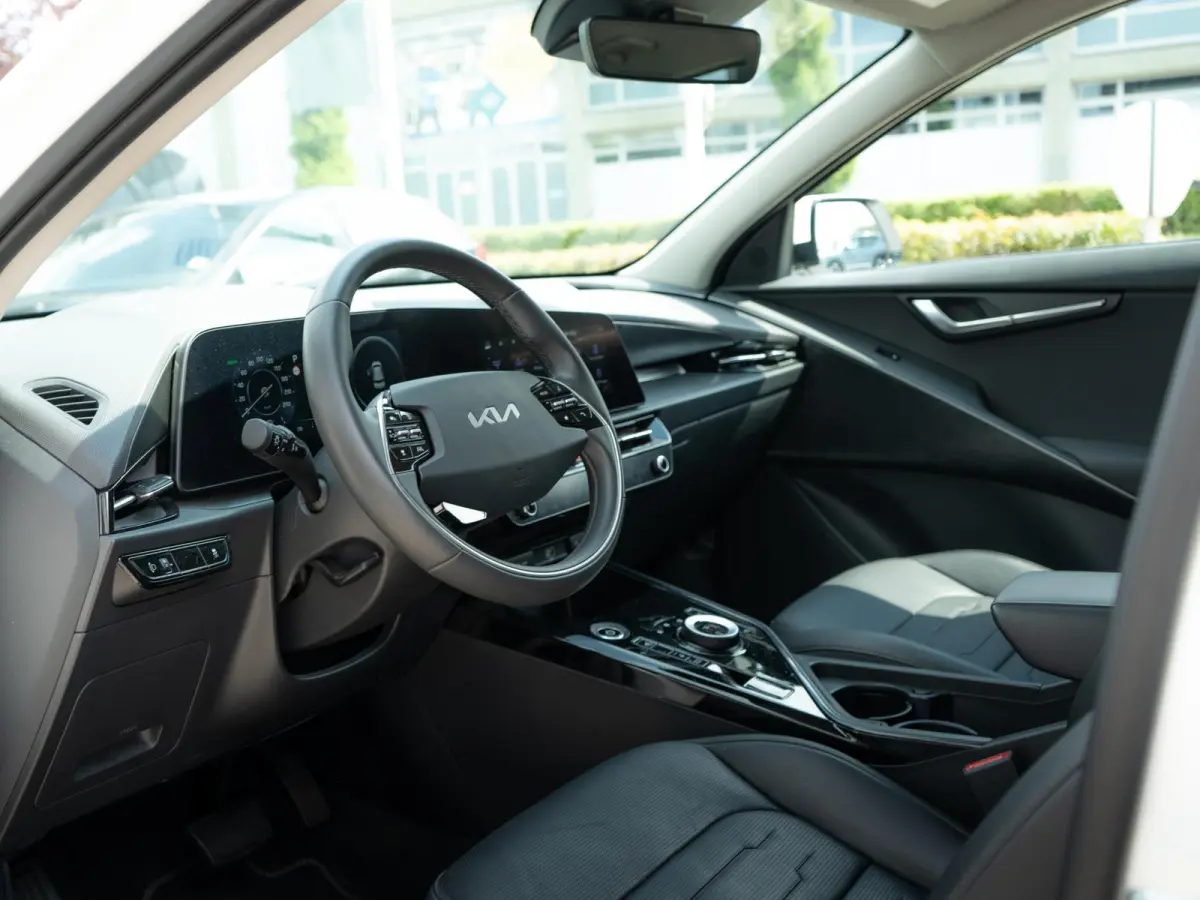 Edition Advanced 64.8 kWh | Stoel en stuurverwarming | Navigatie |