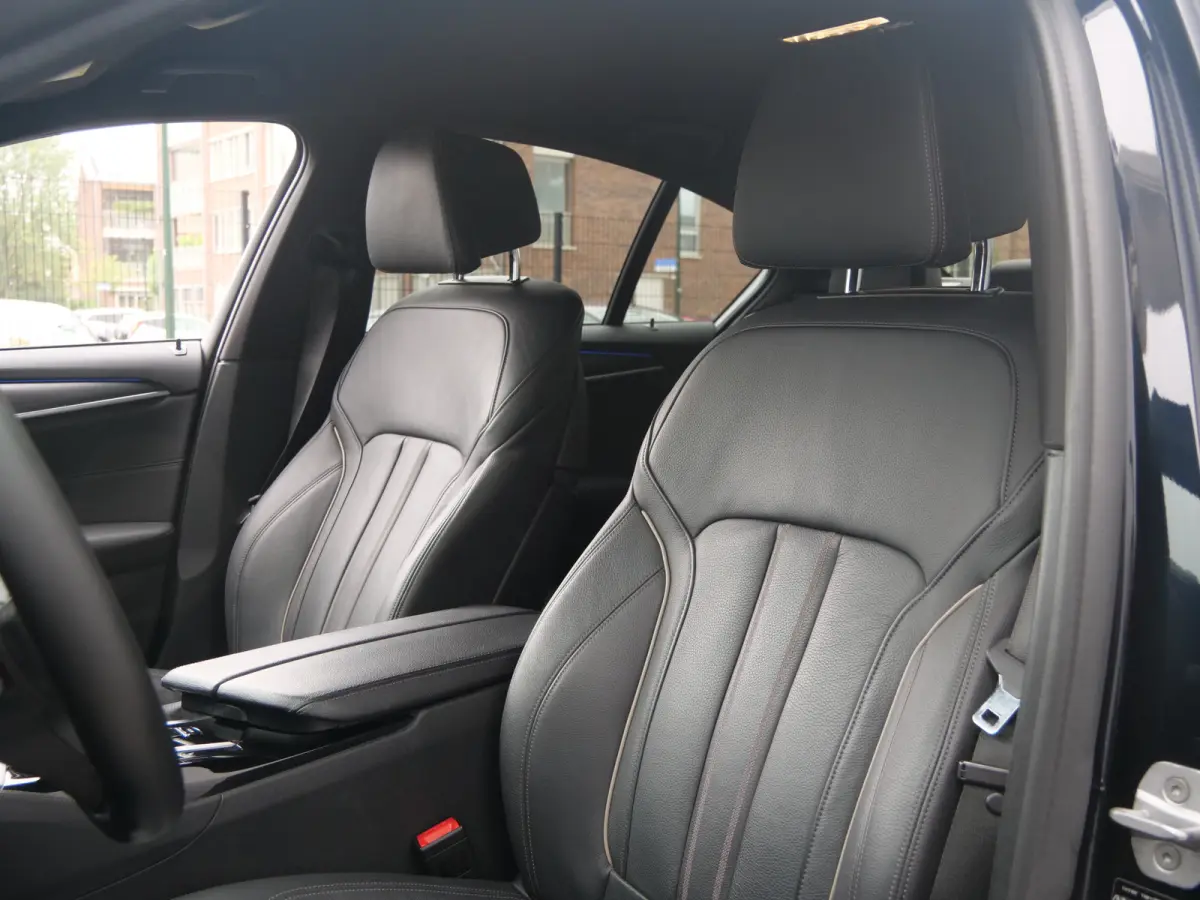 520i High Executive Edition 184 Pk Automaat M-pakket / Navi / DAB / Apple Carplay / Leer