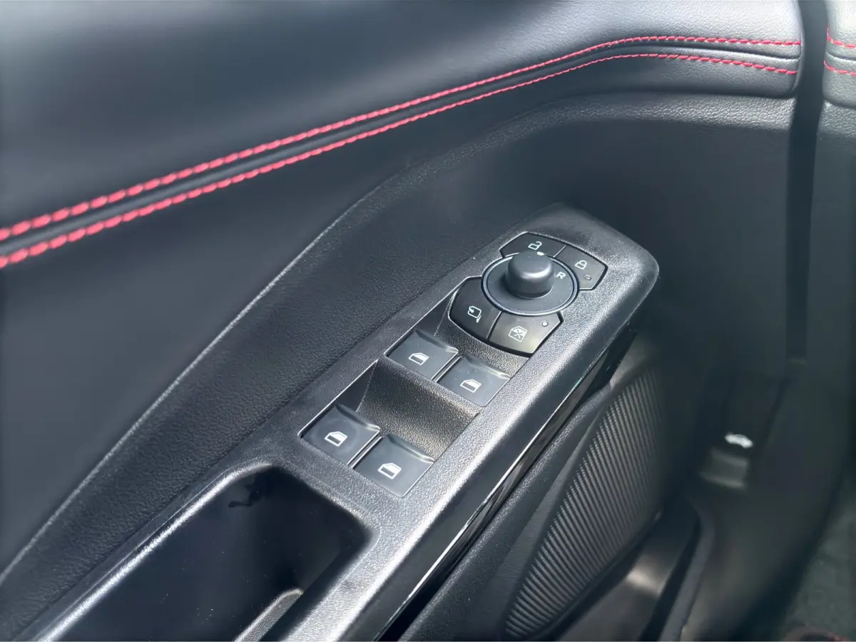 1.0 ST-Line 155pk | Black Pack | Stoelverwarming | Camera | Cruise Control | Apple Carplay