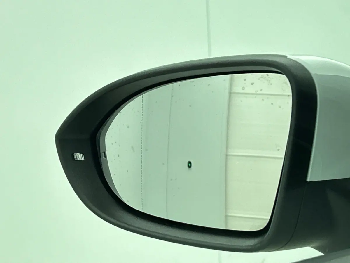 Pro Edition 58 kWh SOH 90 % Climate Control Navigatie Apple Carplay PDC VA + Camera Adaptive Cruise Control Full LED Stoel/Stuurverwarming Alcantara bekleding
