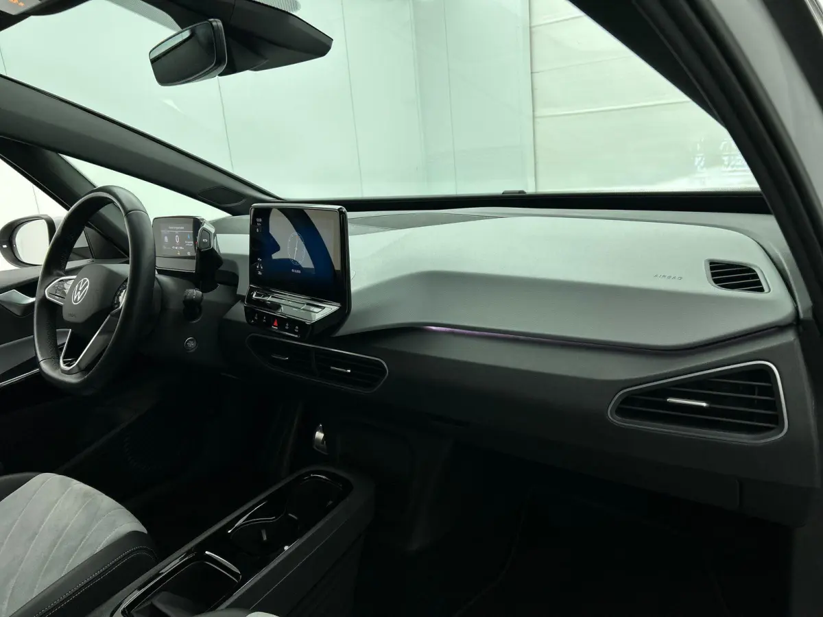 Pro Edition 58 kWh SOH 90 % Climate Control Navigatie Apple Carplay PDC VA + Camera Adaptive Cruise Control Full LED Stoel/Stuurverwarming Alcantara bekleding