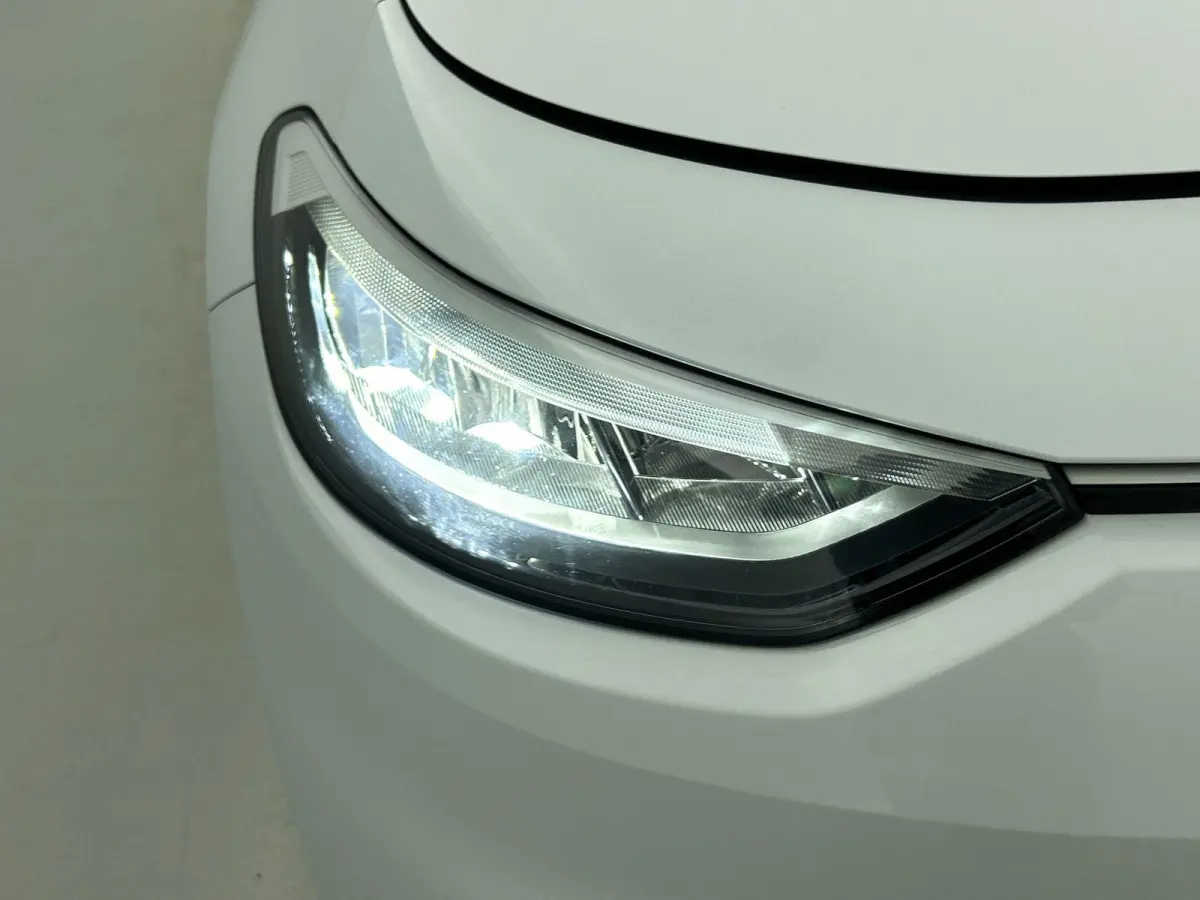 Pro Edition 58 kWh SOH 90 % Climate Control Navigatie Apple Carplay PDC VA + Camera Adaptive Cruise Control Full LED Stoel/Stuurverwarming Alcantara bekleding