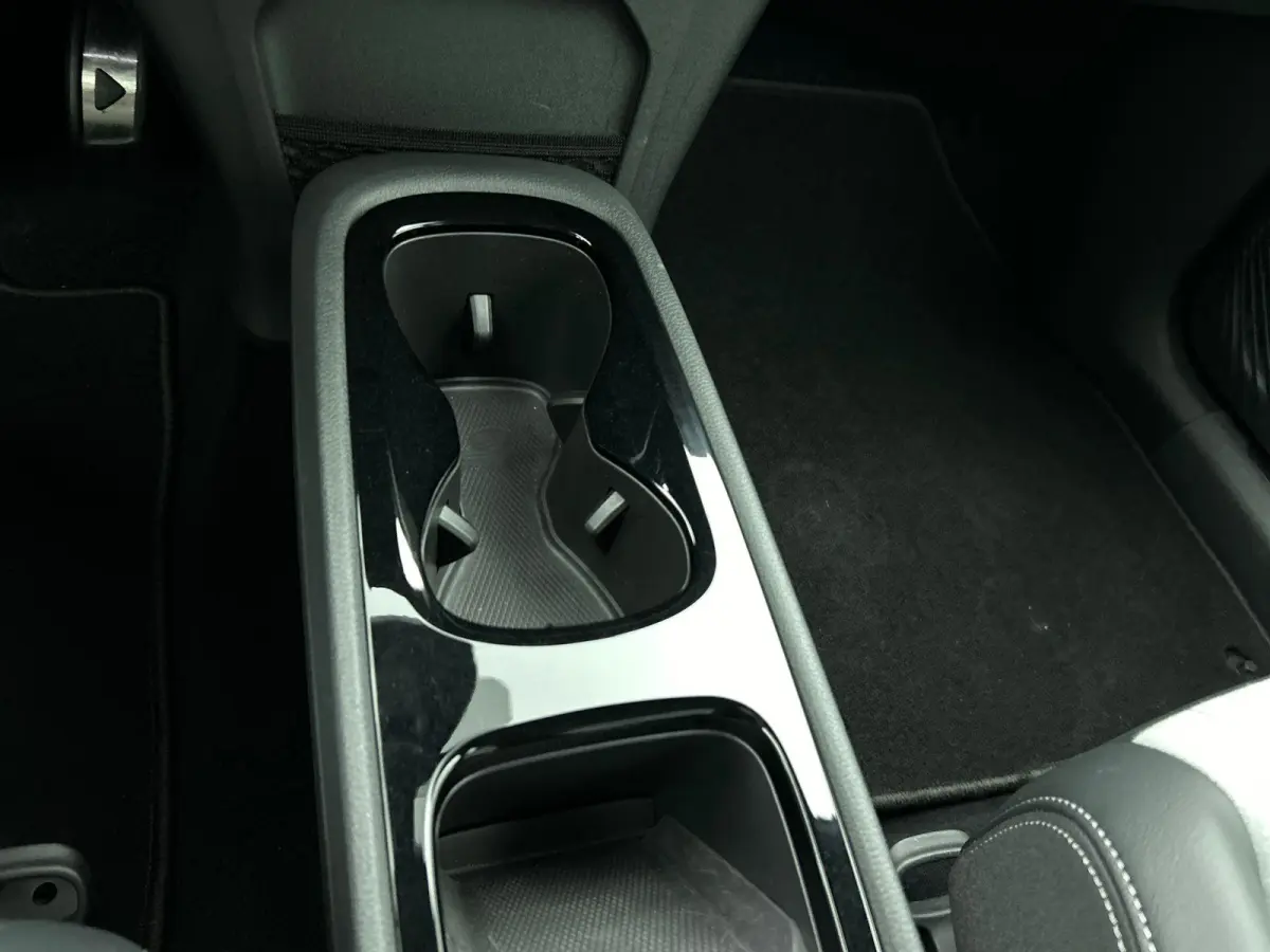 Pro Edition 58 kWh SOH 90 % Climate Control Navigatie Apple Carplay PDC VA + Camera Adaptive Cruise Control Full LED Stoel/Stuurverwarming Alcantara bekleding