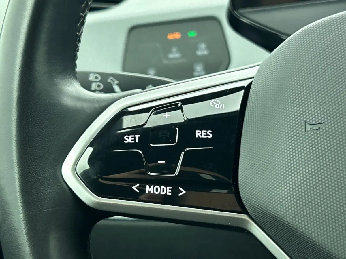 Pro Edition 58 kWh SOH 90 % Climate Control Navigatie Apple Carplay PDC VA + Camera Adaptive Cruise Control Full LED Stoel/Stuurverwarming Alcantara bekleding