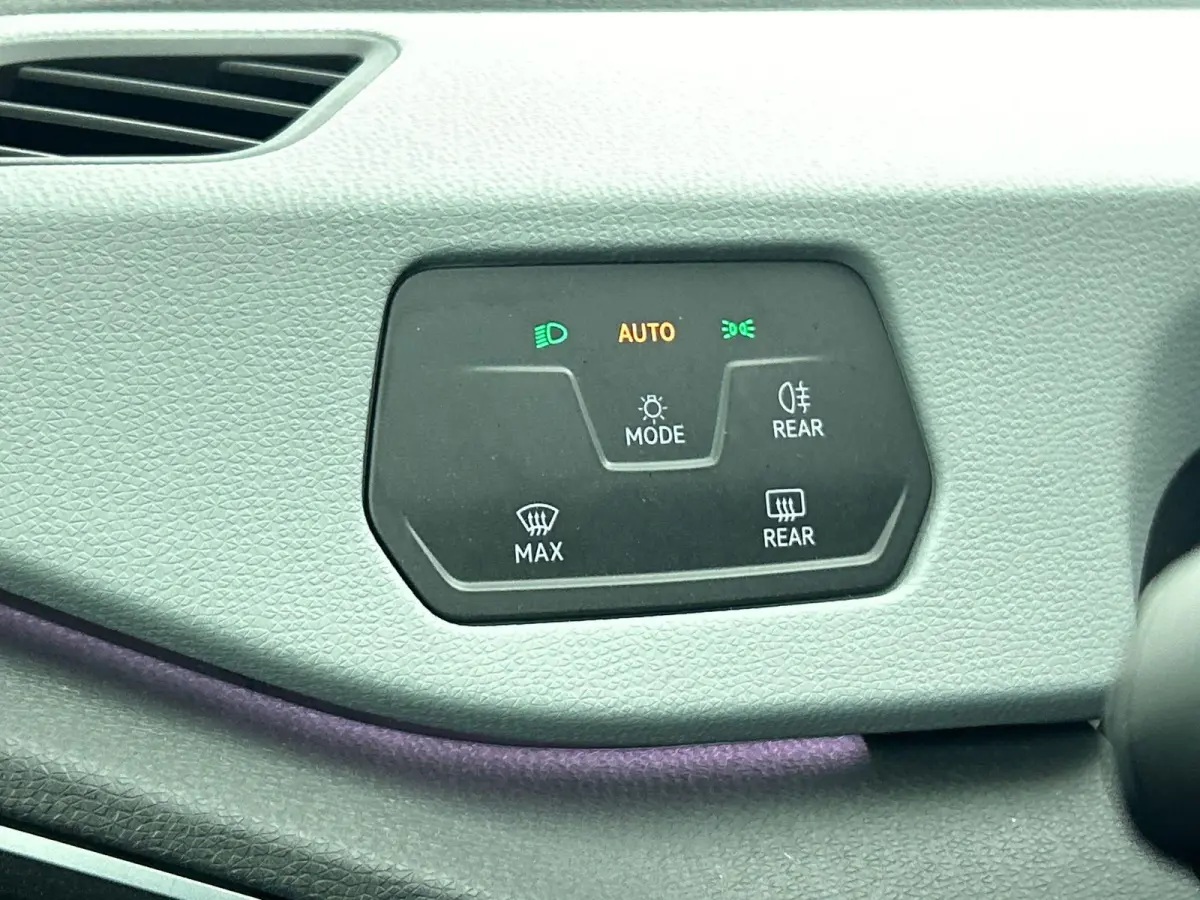Pro Edition 58 kWh SOH 90 % Climate Control Navigatie Apple Carplay PDC VA + Camera Adaptive Cruise Control Full LED Stoel/Stuurverwarming Alcantara bekleding