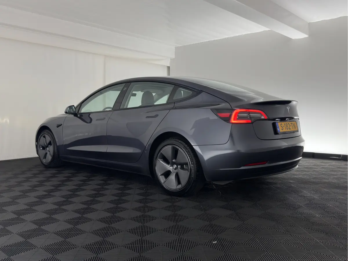 RWD 60 kWh [3-Fase-11kW] {SoH-88%} (INCL-BTW) Aut. *HEATPUMP | PANO | AUTOPILOT | LEATHER | KEYLESS | FULL-LED | MEMORY-PACK | TOPVIEW | DAB | CARPLAY | DIGI-COCKPIT | LANE-ASSIST | HEATED-C