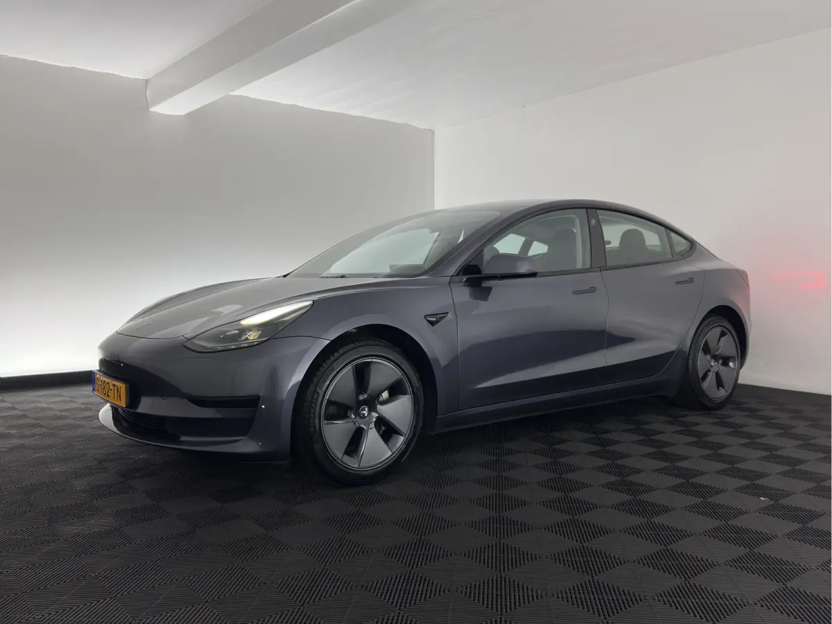 RWD 60 kWh [3-Fase-11kW] {SoH-88%} (INCL-BTW) Aut. *HEATPUMP | PANO | AUTOPILOT | LEATHER | KEYLESS | FULL-LED | MEMORY-PACK | TOPVIEW | DAB | CARPLAY | DIGI-COCKPIT | LANE-ASSIST | HEATED-C