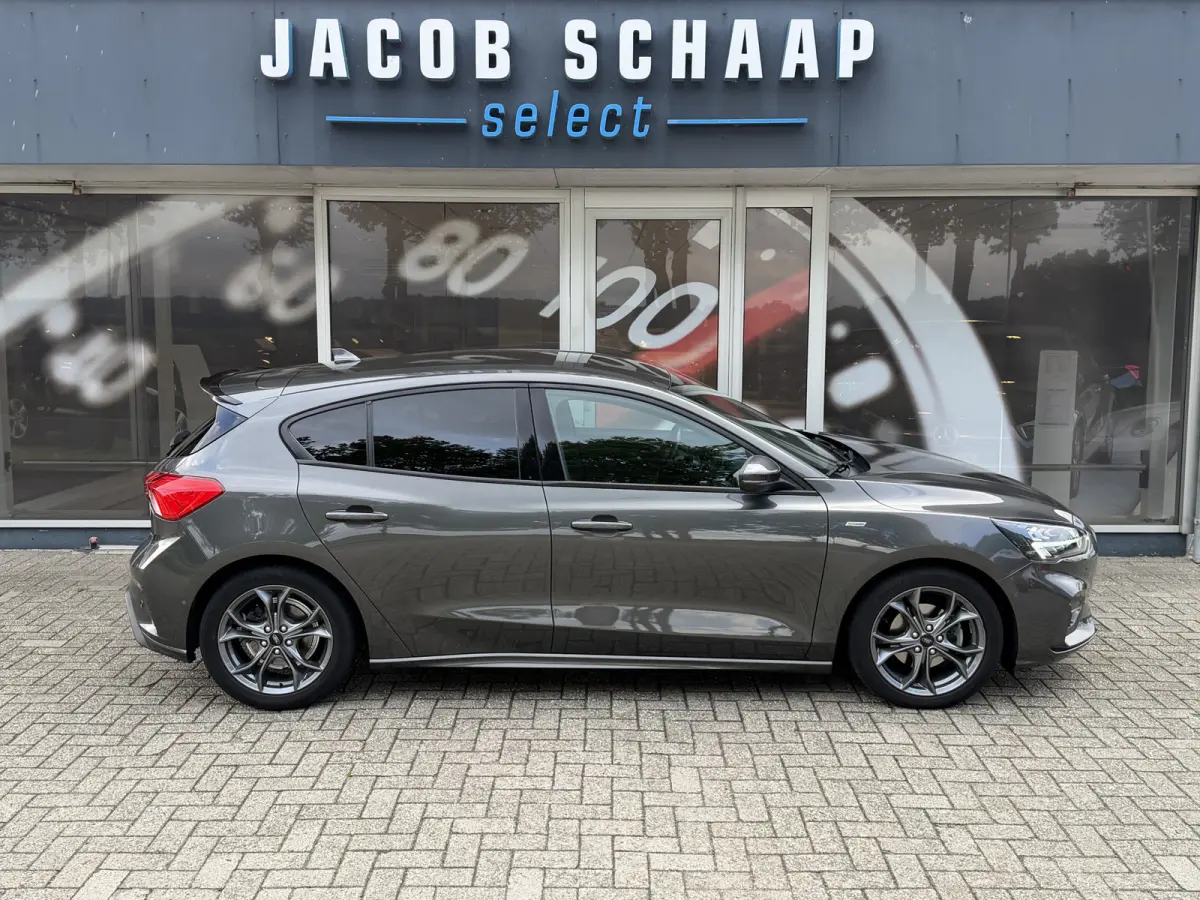 1.0 Titanium Business Automaat / Keyless / Carplay / Navigatie / PDC v+a