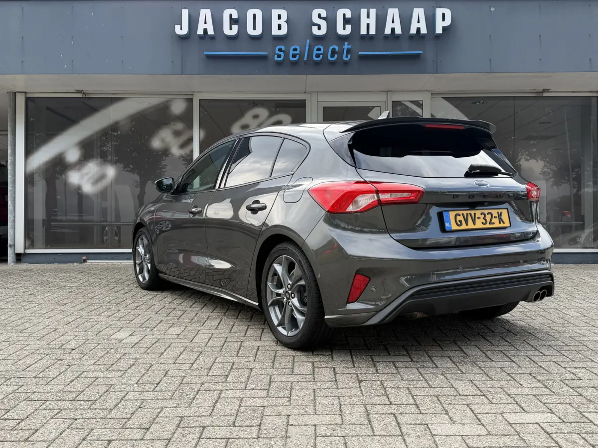 1.0 Titanium Business Automaat / Keyless / Carplay / Navigatie / PDC v+a