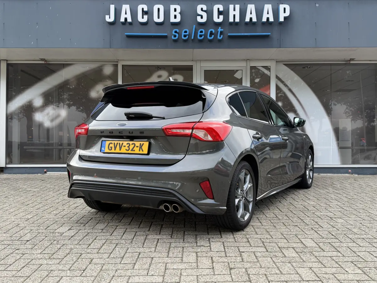1.0 Titanium Business Automaat / Keyless / Carplay / Navigatie / PDC v+a