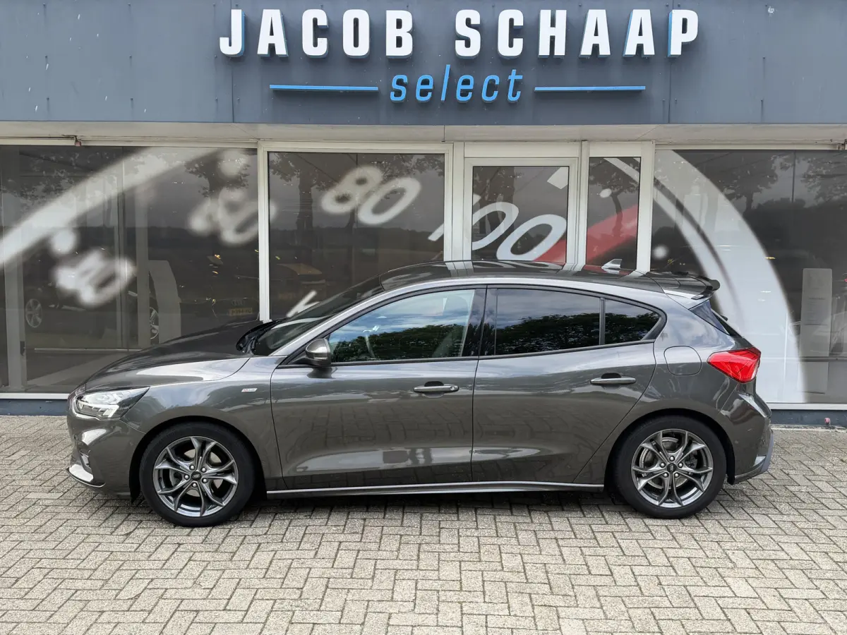 1.0 Titanium Business Automaat / Keyless / Carplay / Navigatie / PDC v+a