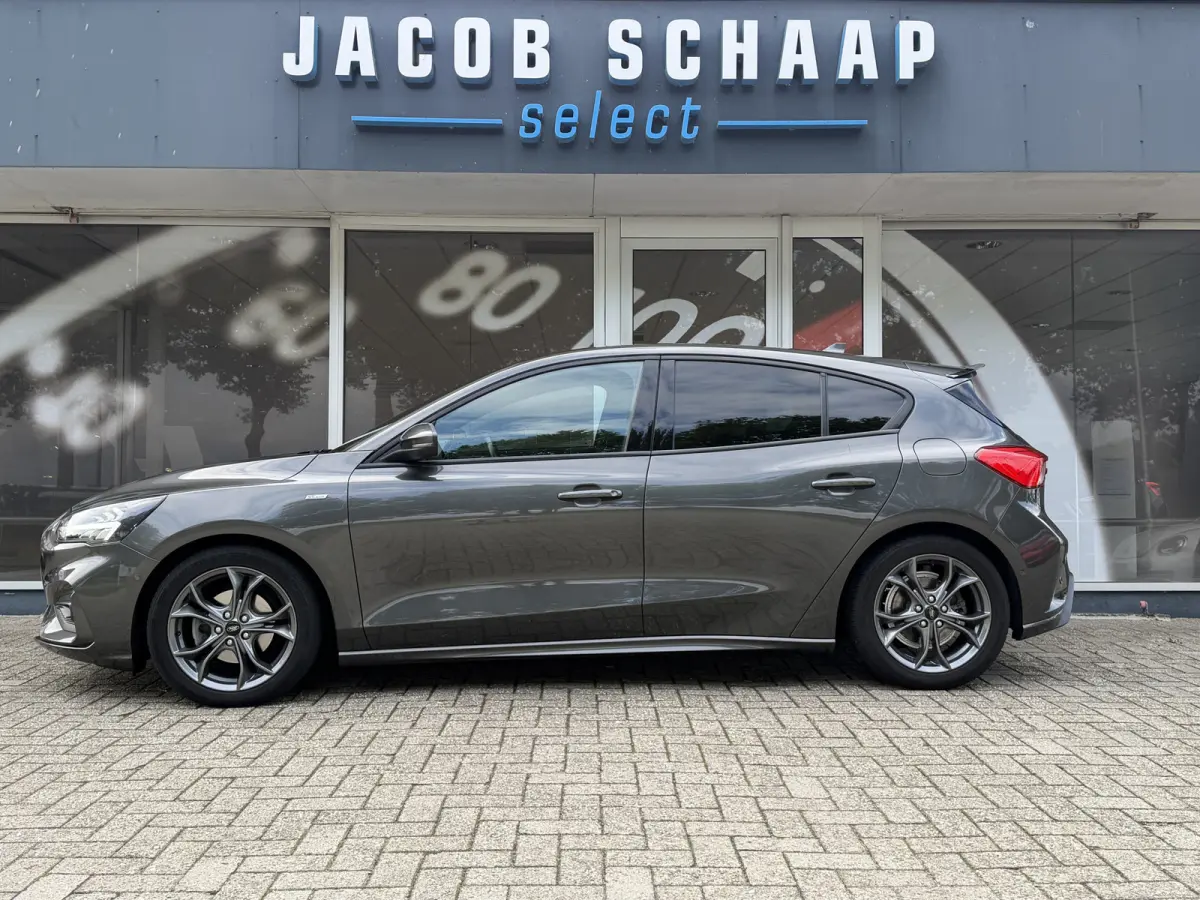 1.0 Titanium Business Automaat / Keyless / Carplay / Navigatie / PDC v+a