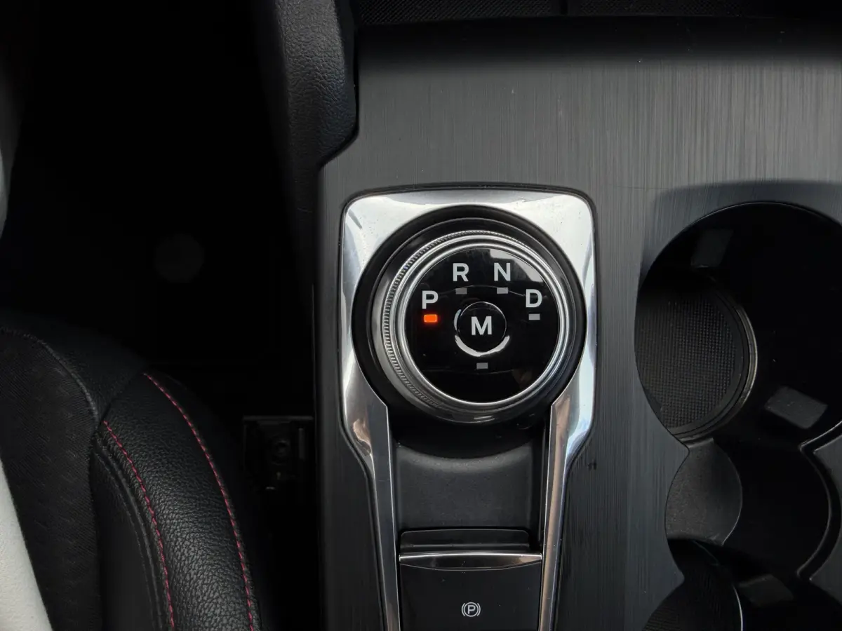 1.0 Titanium Business Automaat / Keyless / Carplay / Navigatie / PDC v+a